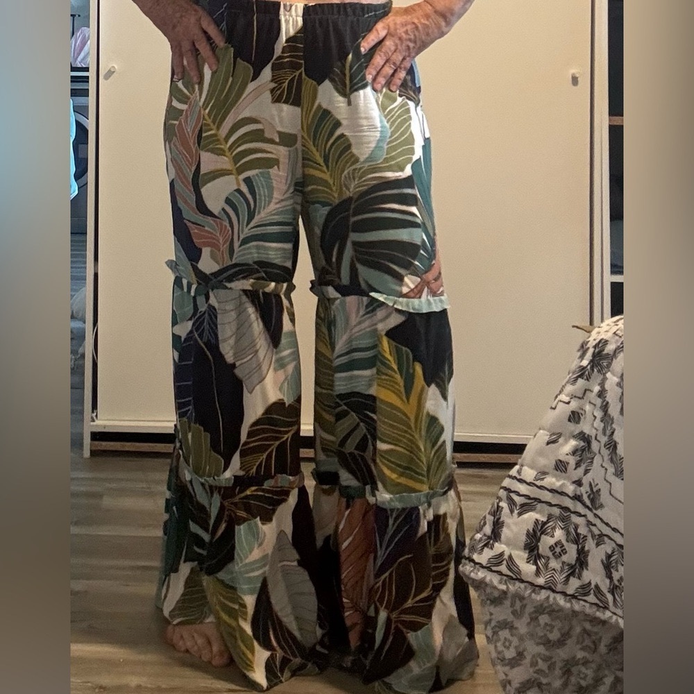 Coco Bianco Multicolor Leaf Print Pants